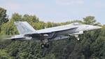 166657 @ KNTU - F/A-18E - by AviationLover50