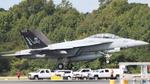 168486 @ KNTU - F/A-18F - by AviationLover50