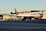 N2748U @ KSFO - SFO 2024. - by Clayton Eddy