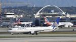 N39418 @ KLAX - Arriving at LAX on 25L - by ToddRoyer