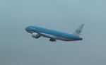 PH-BQN @ EHAM - Boeing 777-206/ER - by Mark Pasqualino