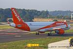 OE-IJU @ EGGW - Luton - by Chris Hall