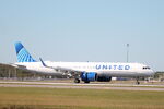 N14509 @ KRSW - United Flight 335 arrives on Runway 6 at Southwest Florida International Airport following flight from Chicago-O’Hare International Airport - by Suncoast Spotter