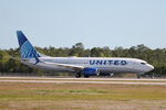 N26226 @ KRSW - United Flight 688 departs Runway 24 at Southwest Florida International Airport enroute to Washington-Dulles International Airport - by Suncoast Spotter