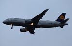 D-AIZJ @ EDDF - Airbus A320-214