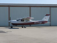 N177LW @ 1938 - Taxiing - by 30295