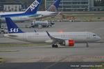 EI-SIF @ EGLL - Heathrow - by Chris Hall