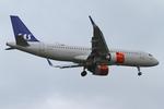 EI-SIH @ EGLL - Heathrow - by Chris Hall