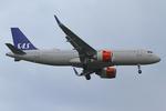 EI-SIH @ EGLL - Heathrow - by Chris Hall