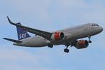 EI-SIH @ EGLL - Heathrow - by Chris Hall