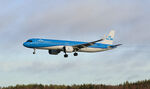 PH-AXD @ ESSA - Rwy 26 - by wijken