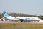 N37548 @ KRSW - United Flight 679 departs Runway 6 at Southwest Florida International Airport enroute to Cleveland-Hopkins International Airport - by Suncoast Spotter
