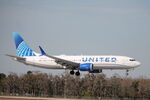 N37351 @ KRSW - United Flight 1573 arrives on Runway 6 at Southwest Florida International Airport following flight from Houston-Bush Intercontinental Airport - by Suncoast Spotter
