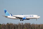 N17272 @ KRSW - United Flight 2337 arrives on Runway 6 at Southwest Florida International Airport following flight from Newark-Liberty International Airport