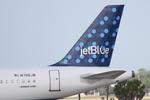 N706JB @ KSRQ - JetBlue Airways - Bubbles