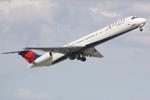 N920DL @ KSRQ - Delta Flight 1678 departs Runway 14 at Sarasota-Bradenton International Airport enroute to Hartsfield-Jackson Atlanta International Airport