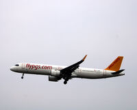 TC-RBB @ EKCH - TC-RBB landing rw 22L - by Erik Oxtorp