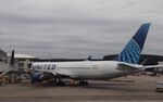 N656UA @ KIAH - Boeing 767-322 - by Mark Pasqualino