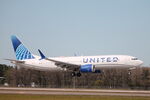 N17264 @ KRSW - United Flight 1573 arrives on Runway 6 at Southwest Florida International Airport following flight from Houston-Bush Intercontinental Airport - by Suncoast Spotter