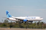 N14235 @ KRSW - United Flight 335 arrives on Runway 6 at Southwest Florida International Airport following flight from Chicago-O’Hare International Airport