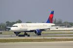 N363NW @ KSRQ - Delta Flight 1146 arrives on Runway 14 at Sarasota-Bradenton International Airport following a flight from Detroit Metro/Wayne County International Airport - by Suncoast Spotter