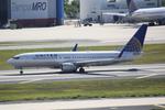 N37281 @ KTPA - United Flight 1509 departs Runway 1R at Tampa International Airport enroute to Houston Bush International Airport - by Suncoast Spotter