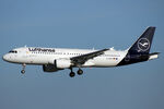 D-AIZA @ EDDF - Landing - by micka2b