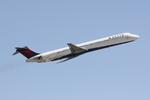 N909DL @ KSRQ - Delta Flight 1146 departs Runway 14 at Sarasota-Bradenton International Airport enroute to Detroit Metro-Wayne County International Airport - by Suncoast Spotter