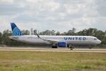 N24510 @ KRSW - United Flight 511 departs Runway 24 at Southwest Florida International Airport enroute to Chicago-O’Hare International Airport - by Suncoast Spotter