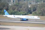 N24514 @ KTPA - United Flight 2326 arrives on Runway 1L at Tampa International Airport following flight from Chicago-O’Hare International Airport - by Suncoast Spotter