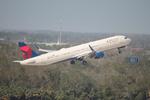 N309DN @ KTPA - Delta Flight 1227 departs Runway 1L at Tampa International Airport enroute to Hartsfield-Jackson Atlanta International Airport