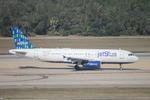 N662JB @ KTPA - JetBlue Flight 6533 arrives on Runway 1L at Tampa International Airport following flight from Bradley International Airport - by Suncoast Spotter