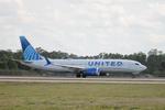 N27258 @ KRSW - United Flight 1321 departs Runway 24 at Southwest Florida International Airport enroute to Denver International Airport - by Suncoast Spotter