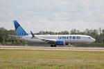 N27205 @ KRSW - United Flight 1232 arrives on Runway 24 at Southwest Florida International Airport following flight from Chicago-O’Hare International Airport - by Suncoast Spotter