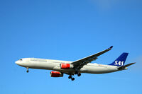 LN-RKT @ EKCH - LN-RKT landing rw 22L - by Erik Oxtorp