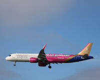 HA-LGI @ EKCH - HA-LGI landing rw 22L - by Erik Oxtorp