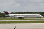 N976DL @ KSRQ - Delta Flight 1678 arrives on Runway 14 at Sarasota-Bradenton International Airport following a flight from Hartsfield-Jackson Atlanta International Airport - by Suncoast Spotter