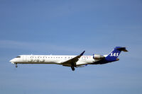 EI-HSA @ EKCH - EI-HSA landing rw 22L - by Erik Oxtorp