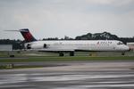 N905DE @ KSRQ - Delta Flight 1678 arrives at Sarasota-Bradenton International Airport following a flight from Hartsfield-Jackson International Airport - by Suncoast Spotter
