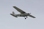 N13986 @ KSRQ - Cessna Skyhawk on approach to Sarasota-Bradenton International Airport - by Suncoast Spotter