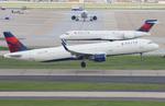 N125DN @ KATL - DAL A321 zx atl-aus - by FloridaMetal