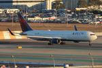 N193DN @ KLAX - DAL 763 zx lax-jfk - by FloridaMetal