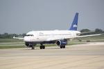 N520JB @ KSRQ - JetBlue Flight 346 prepares for flight at Sarasota-Bradenton International Airport - by Suncoast Spotter