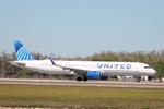 N14504 @ KRSW - United Flight 511 departs Southwest Florida International Airport enroute to Chicago-O’Hare International Airport