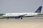 N662JB @ KSRQ - JetBlue Flight 164 prepares for flight at Sarasota-Bradenton International Airport - by Suncoast Spotter