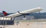 N305DN @ KATL - DAL A321 zx atl-cle - by FloridaMetal