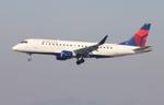 N326SY @ KLAX - SKW/DAL E175 zx phx-lax - by FloridaMetal