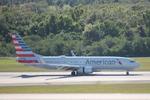 N887NN @ KTPA - American Flight 3045 arrives at Tampa International Airport following flight from Chicago-O’Hare International Airport - by Suncoast Spotter