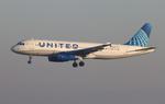 N488UA @ KLAX - UAL A320 nc zx aus-lax - by FloridaMetal