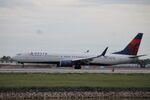 N946DZ @ KRSW - Delta Flight 1196 arrives on Runway 6 at Southwest Florida International Airport following flight from Hartsfield-Jackson International Airport - by Suncoast Spotter